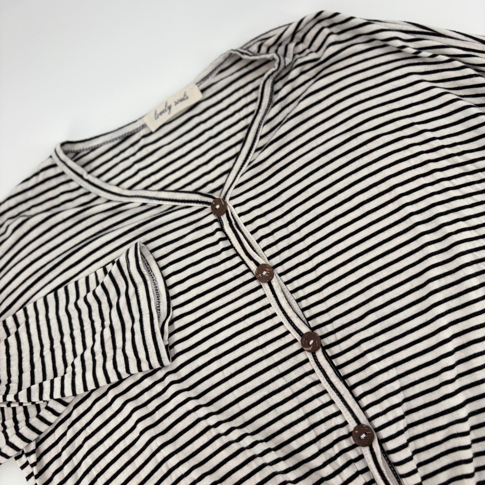 Lovely Souls Striped Button Front Tie Top Size Medium Black White 3/4 Sleeve